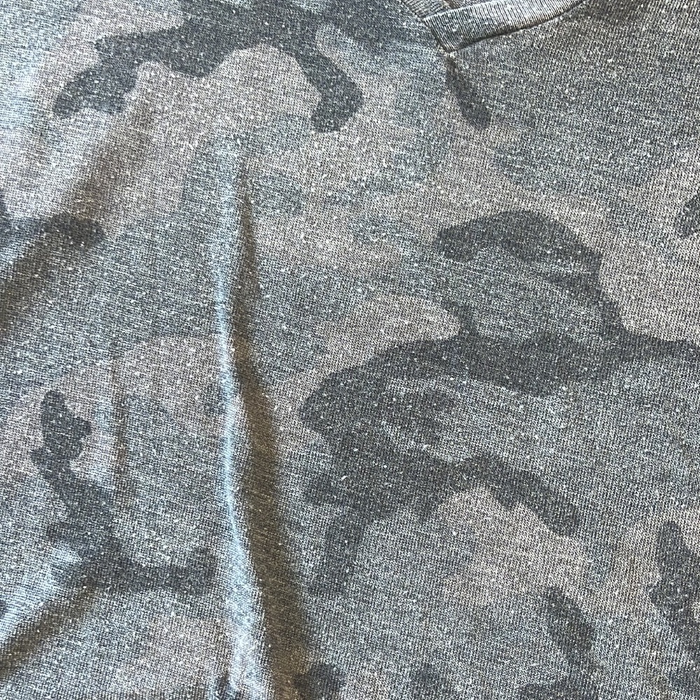 American Eagle T-Shirt - Picture 2 of 4